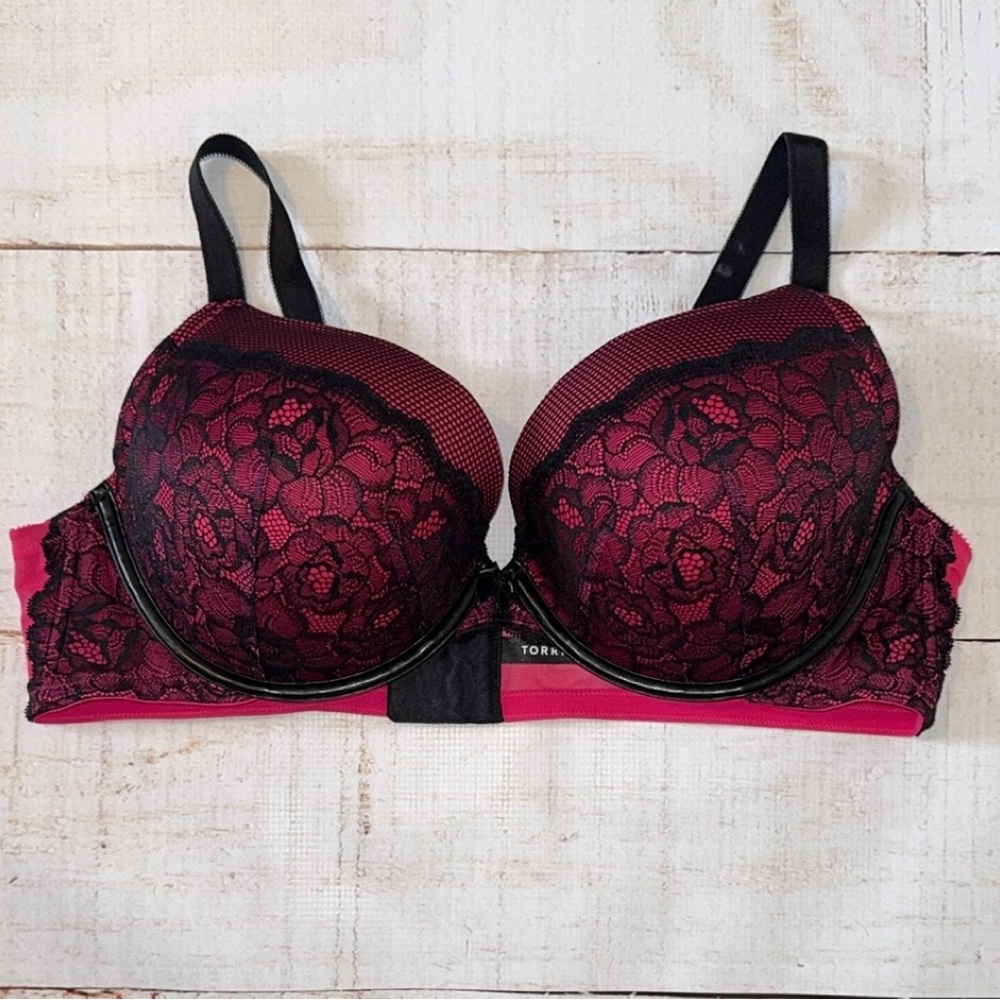 Torrid Push Up Plunge Underwire Bra